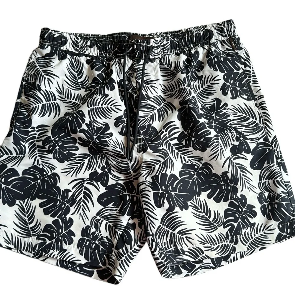 Michael Kors Tropical Hawaiian Print Swim Trunks Navy size Large 7”